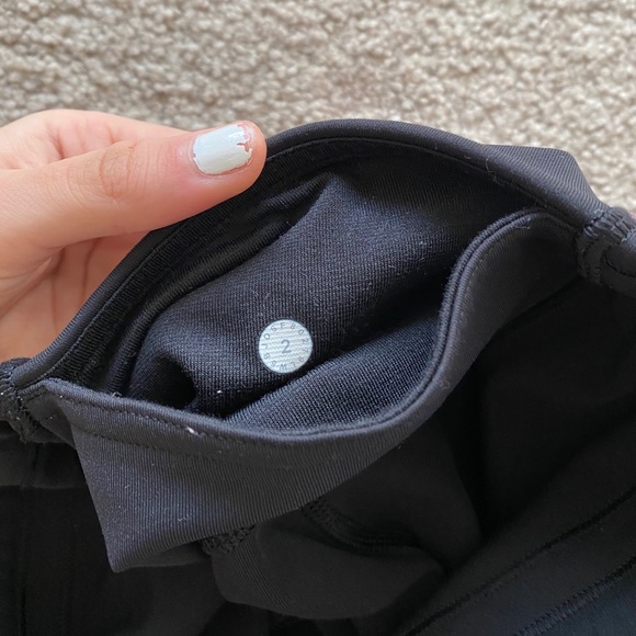 Black lulu lemon leggings - Picture 3 of 4